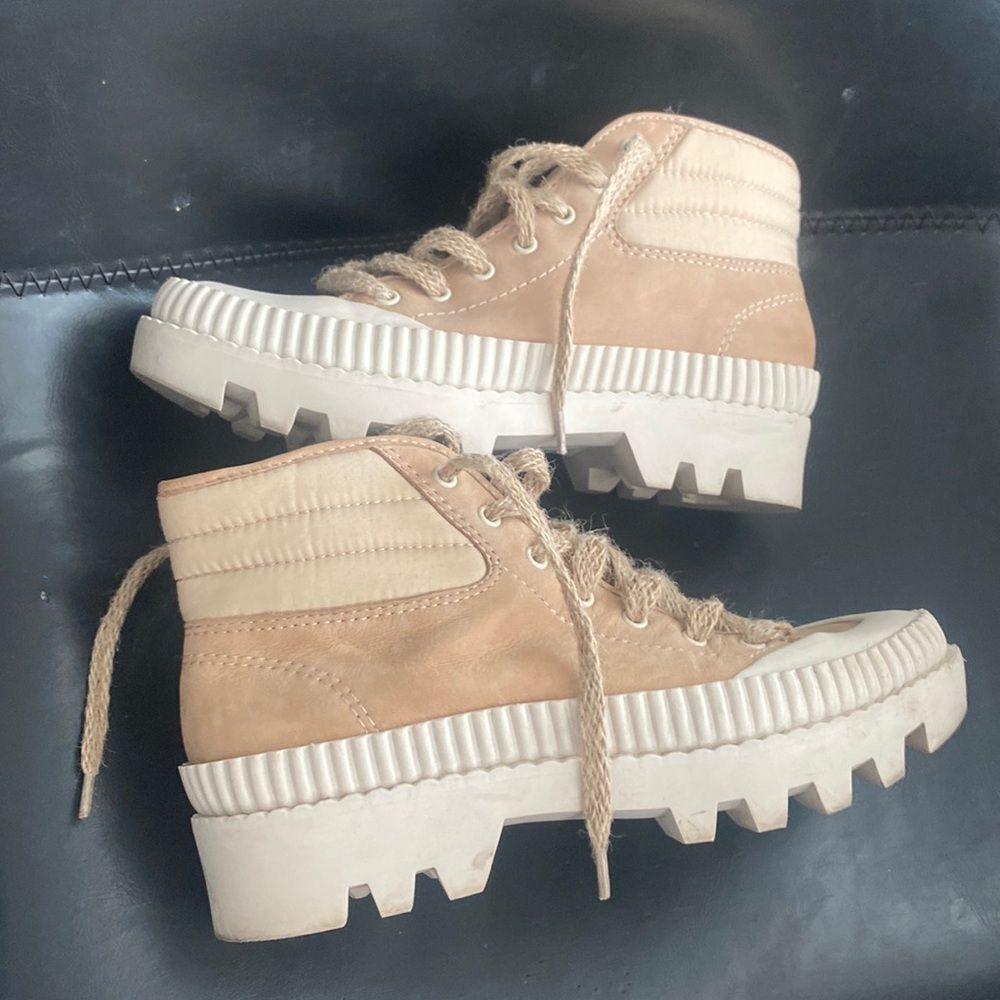 Women's Ociana Platform High Top Sneakers - Size 9